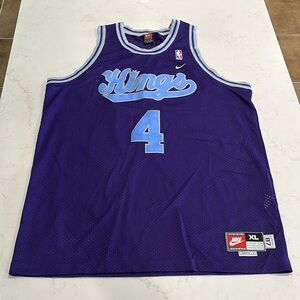 Chris Webber Kings basketball Jersey- XL+ 2
Rarely worn.Excellent condition.